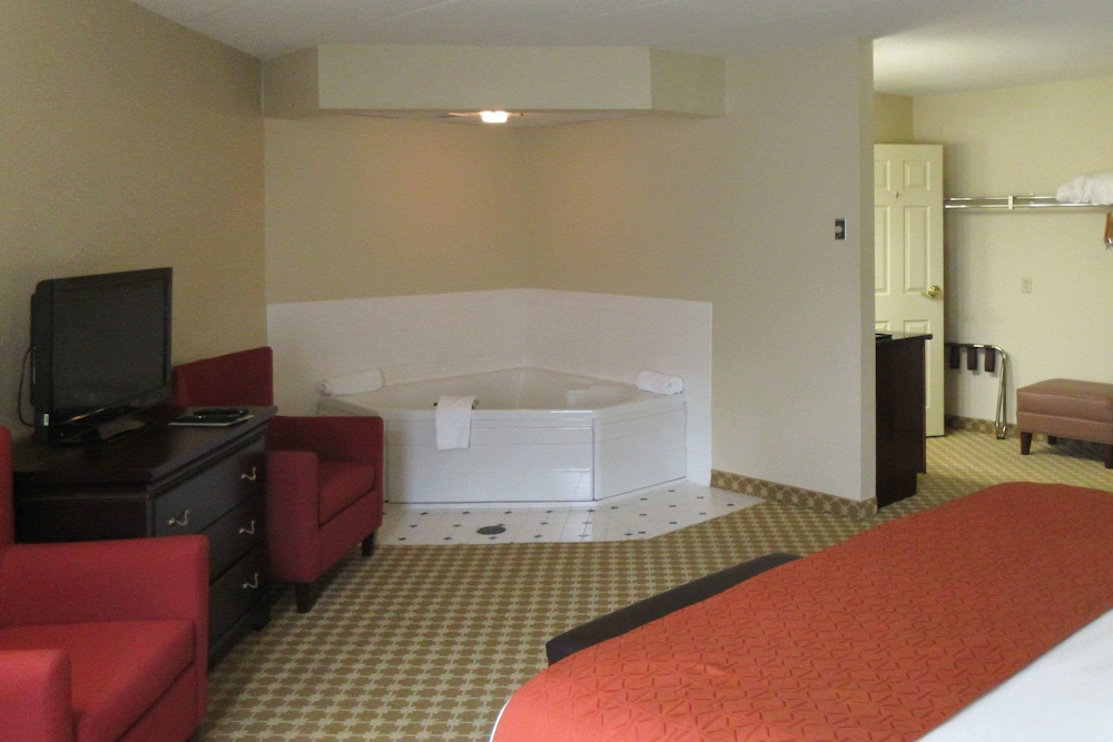 Quality Inn & Suites Alexandria MN 7/31