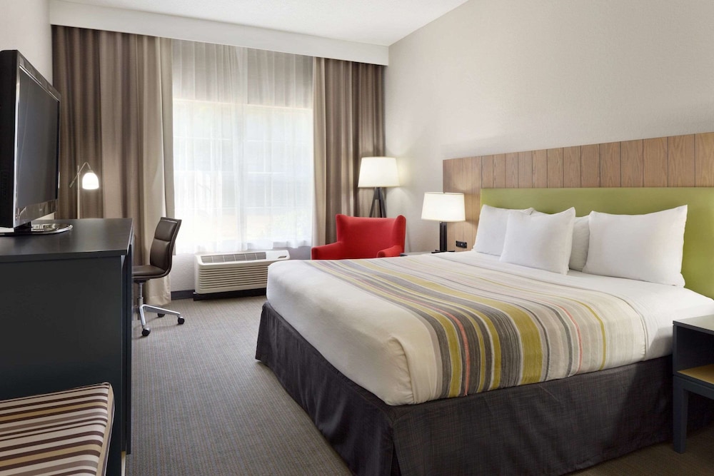 ROOM, KING BED