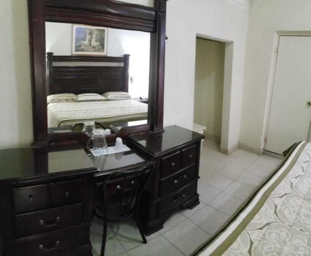 Hotel Baeza 50/50