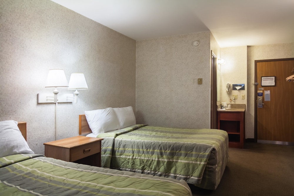 Motel6 Madison, WI - East 32/55