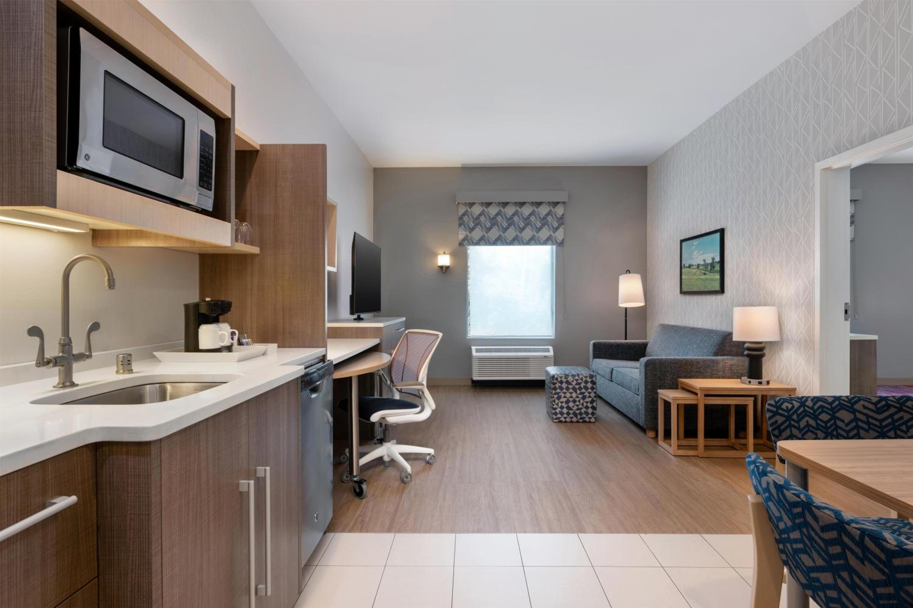جناح بسرير كينج بغرفة نوم واحدة مع أريكة، Home2 Suites By Hilton Florence Cincinnati Airport South 4/7