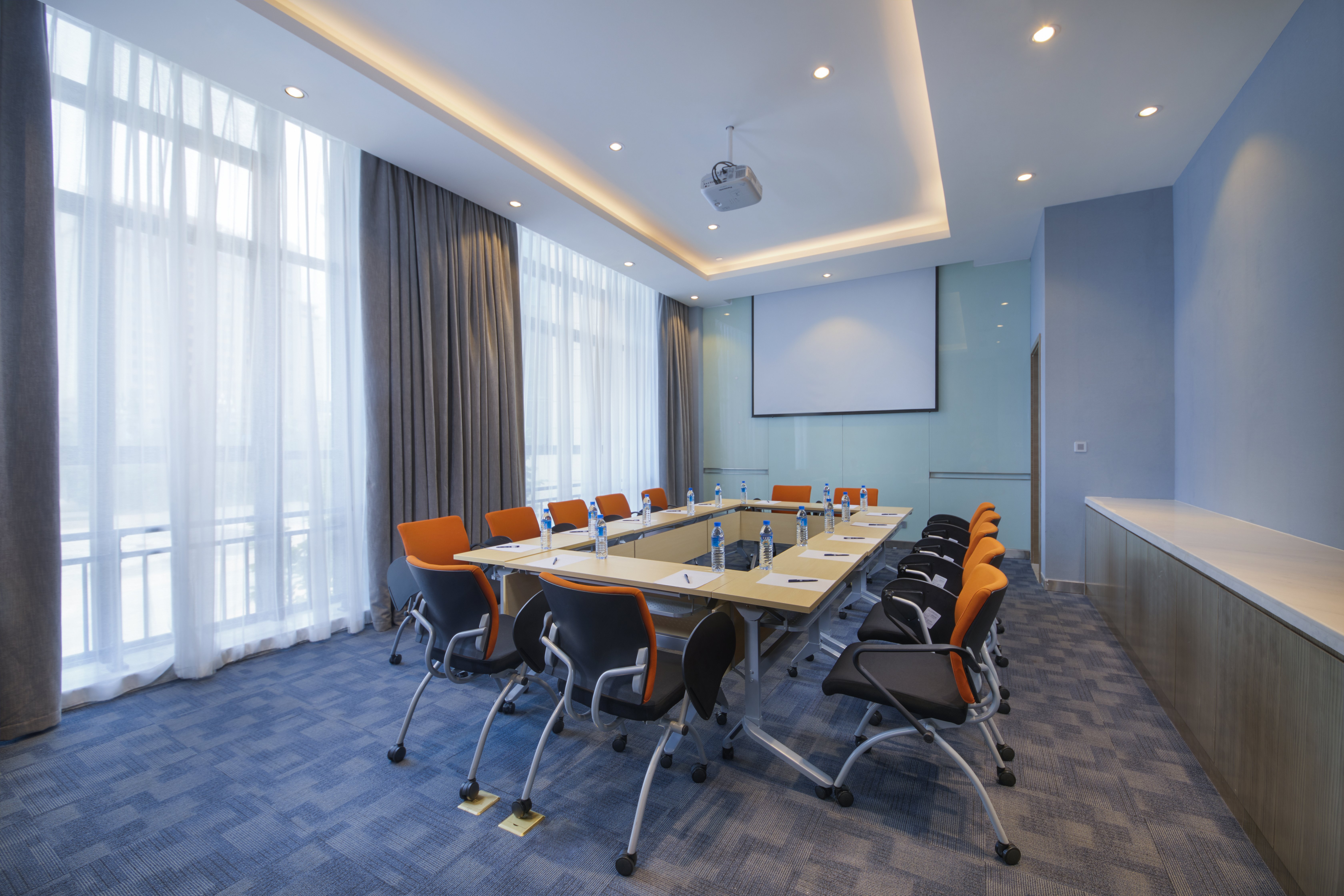 HOLIDAY INN EXPRESS GUIAN YUNGU 45/48