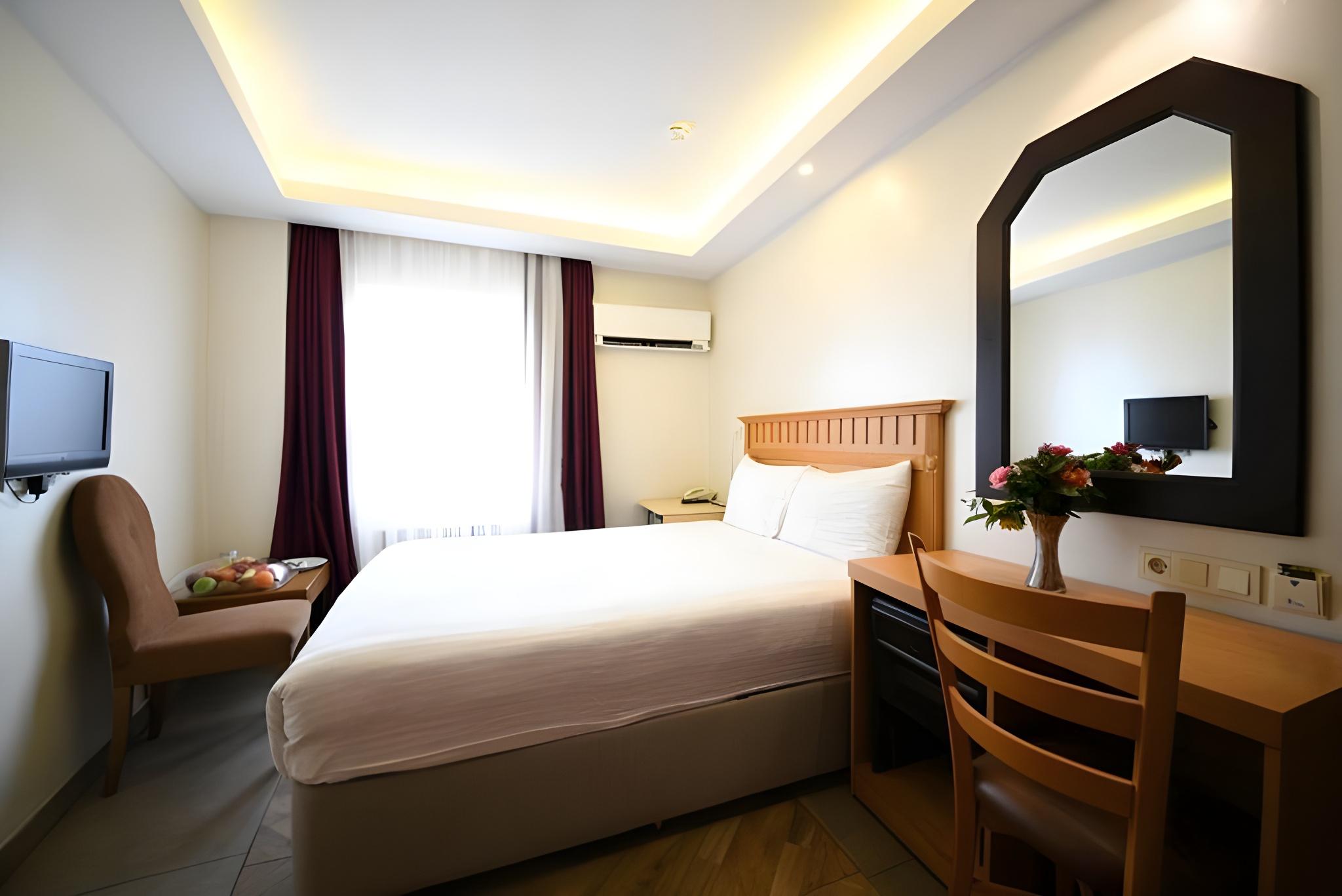 Standard, 2 Double Beds