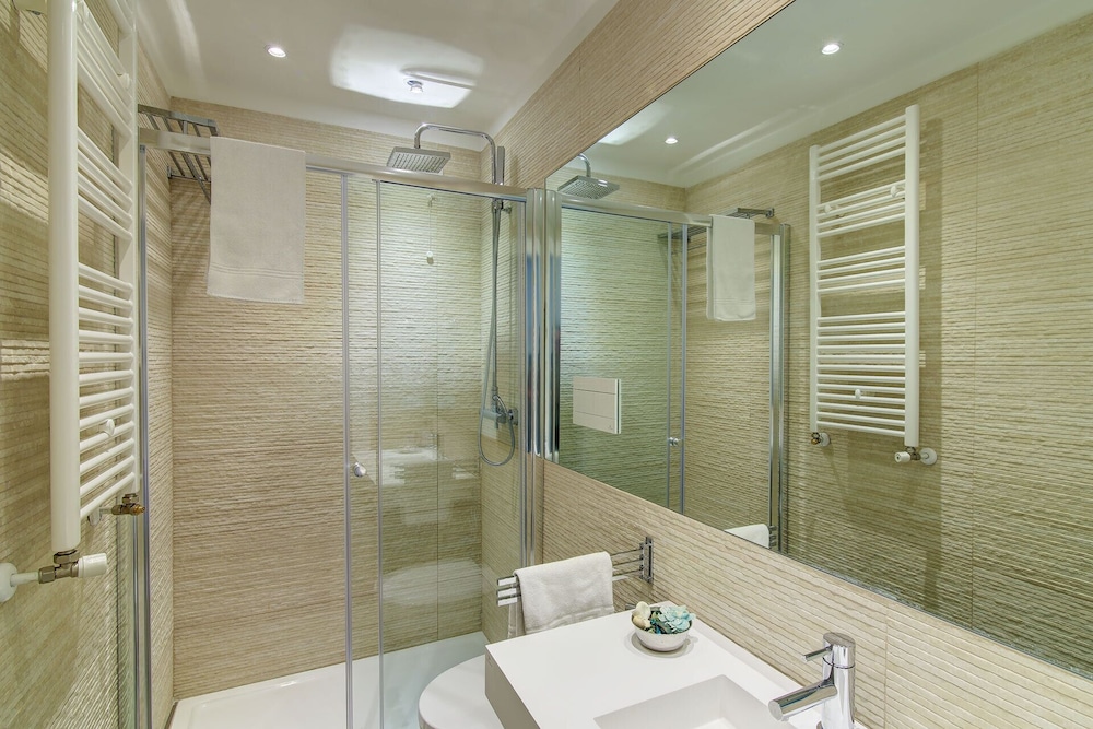 ECCE ROMA SUITES 44/47