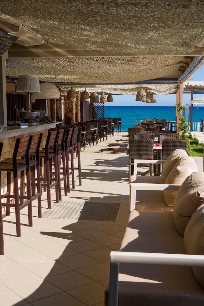 Iakinthos Tsilivi Beach 32/44
