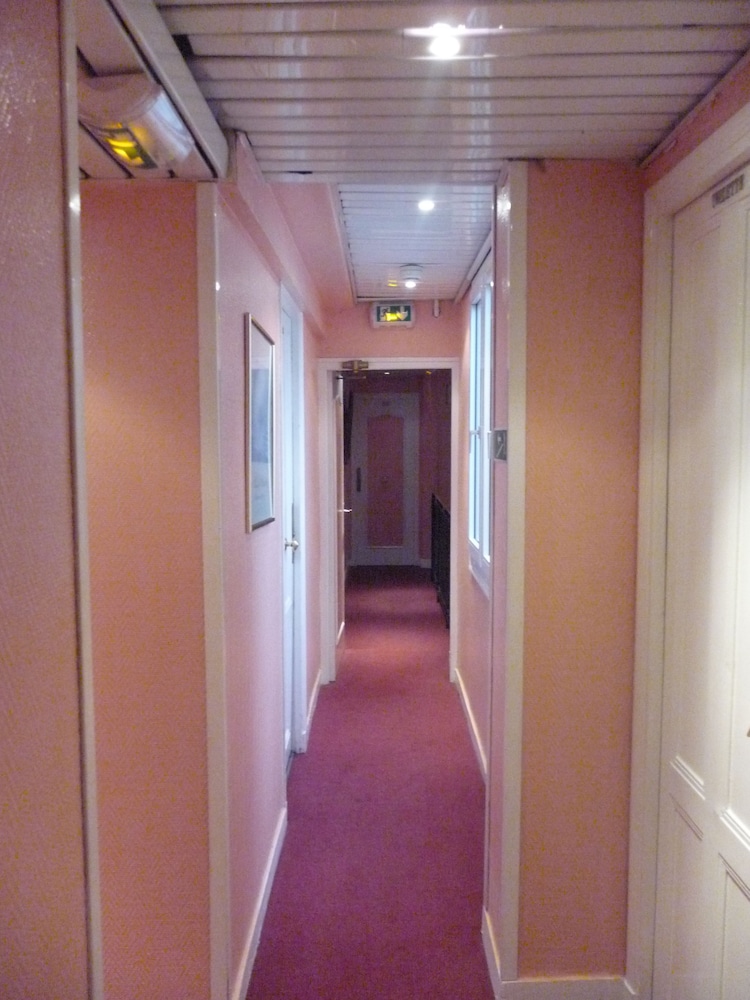 Hotel Ambassadeur Paris 30/46