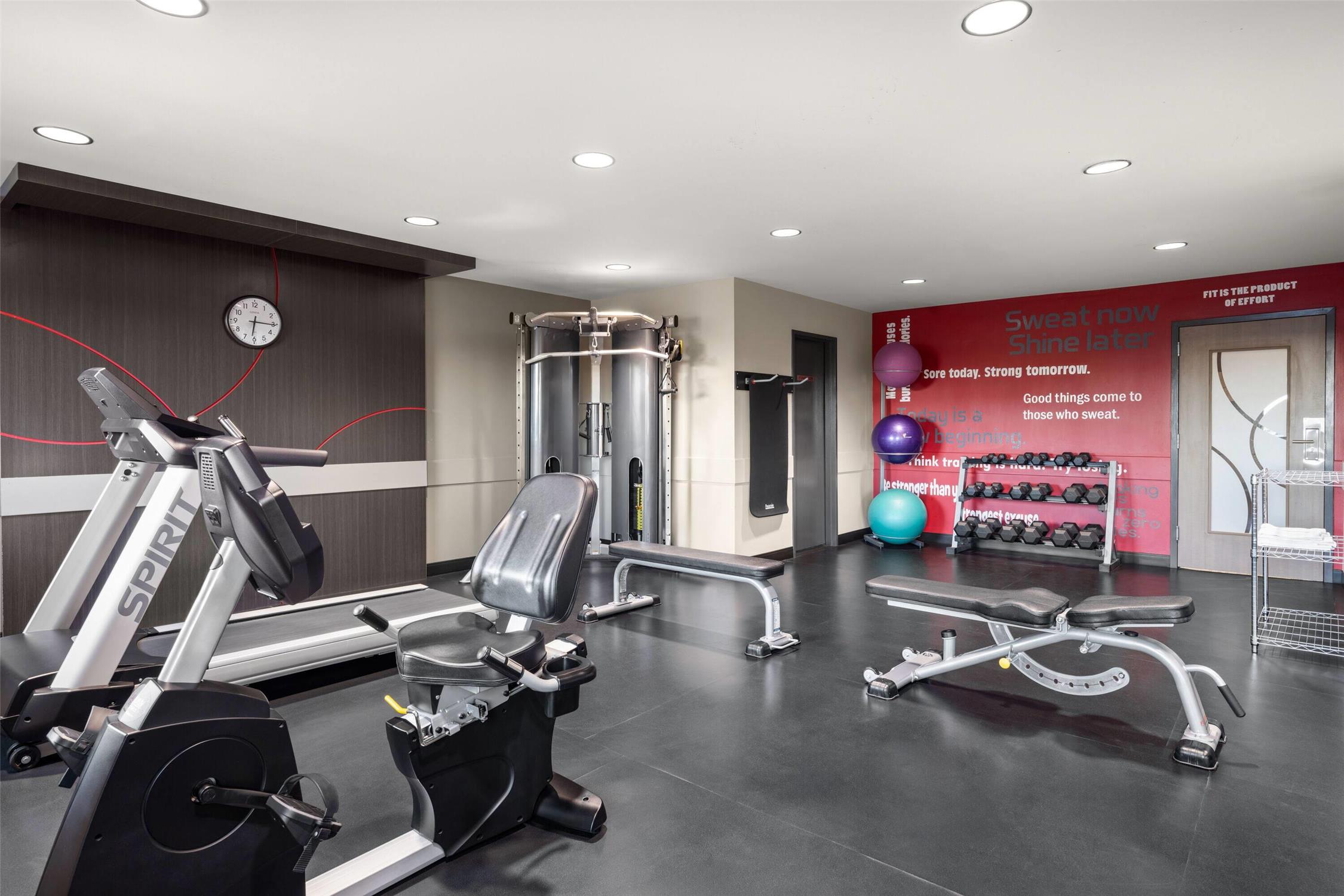 Ramada by Wyndham Saskatoon 30/69
