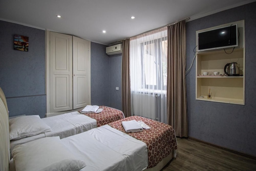 Harmony Hotel 8/46