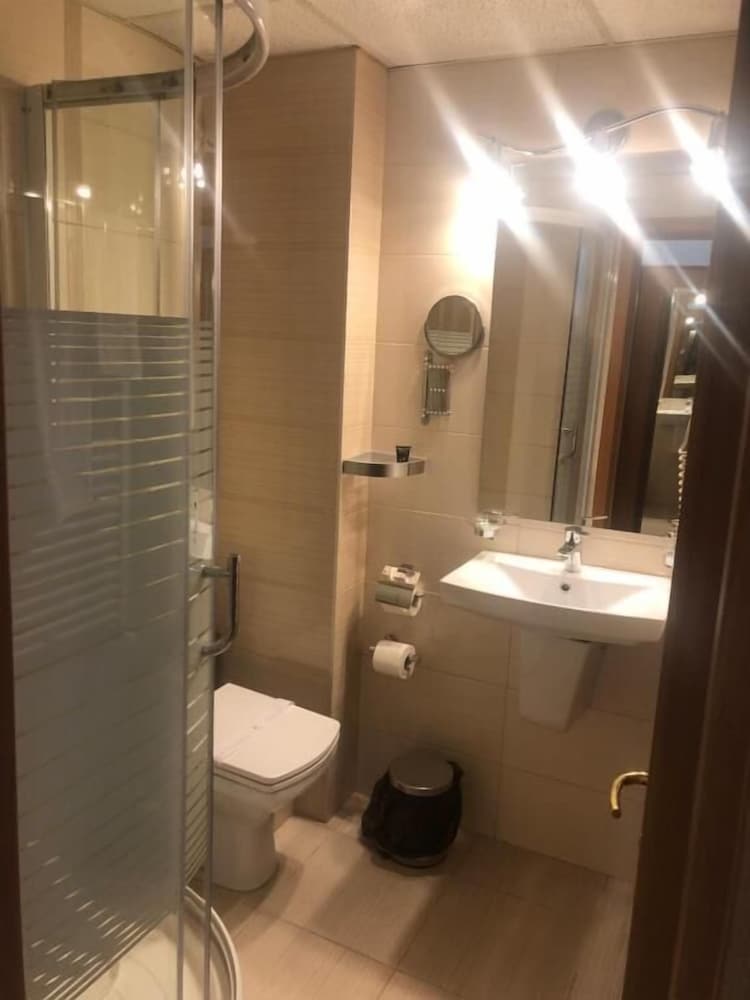 Bulevard Prestige Hotel 40/45