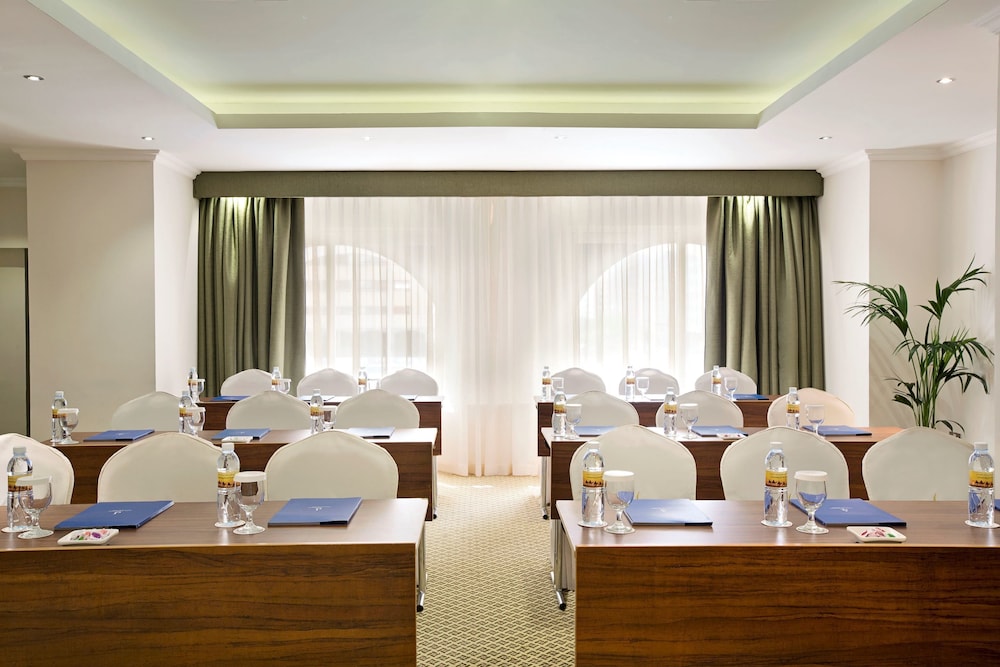 City Seasons Al Hamra Abu Dhabi 36/56
