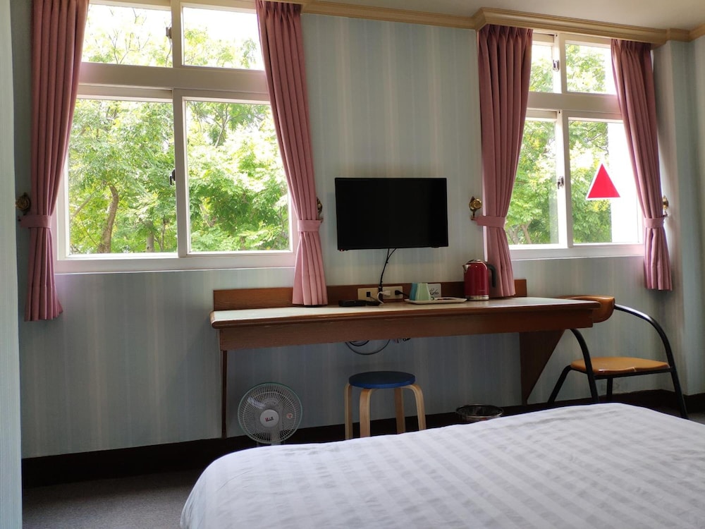 Rich Zone Hotel 18/30