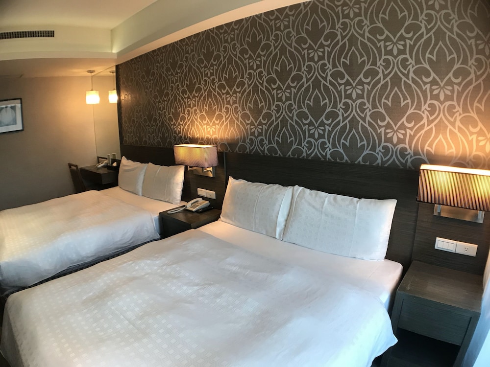 Paris Business Hotel 18/60