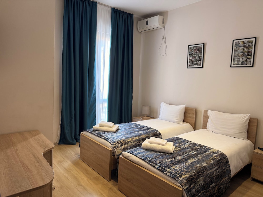 ROOM, TWIN BEDS, BALCONY