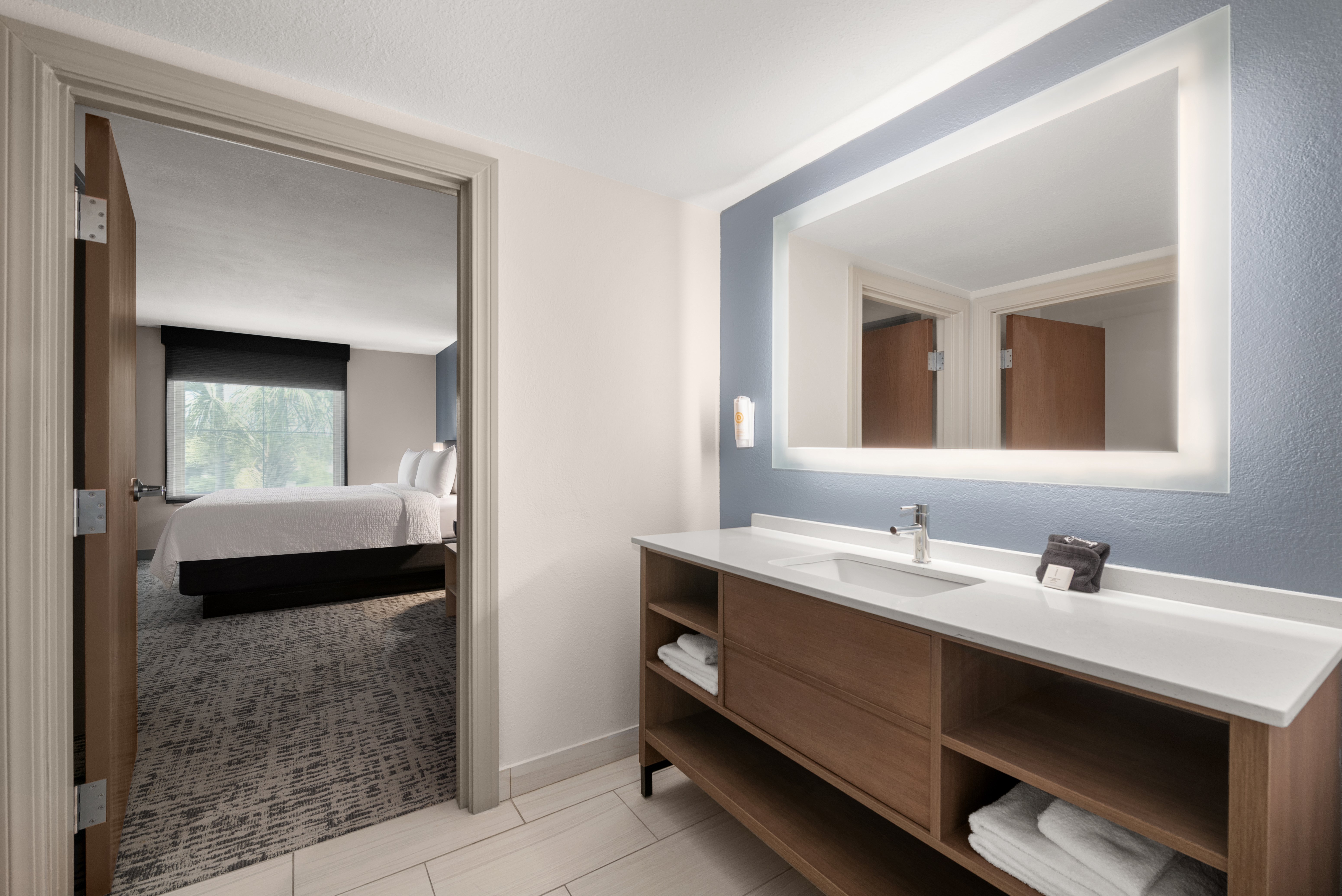 جناح استوديو بسرير كينج لذوي الإعاقة، Comfort Suites Panama City Beach 4/5