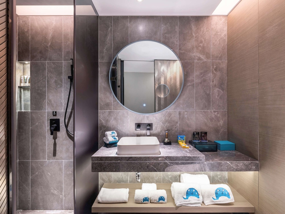 Novotel Yangzhou Slender West Lake 58/60