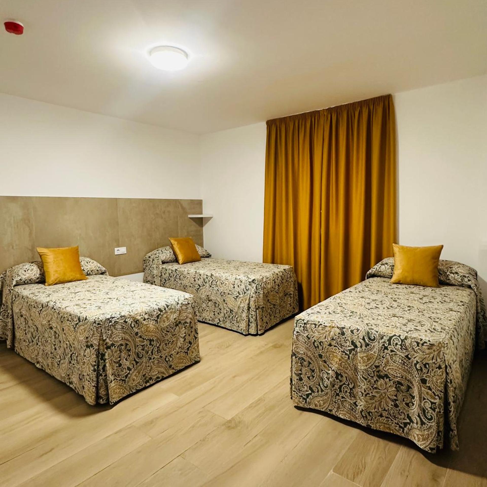 Room, Triple, Private Bathroom