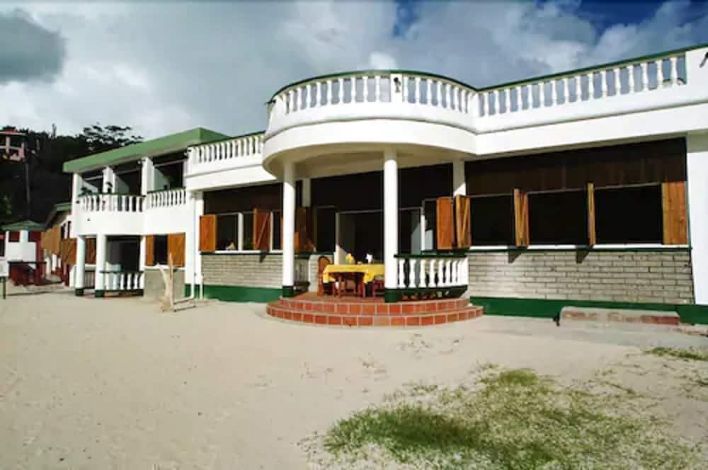 Gem Holiday Beach Resort 5/69