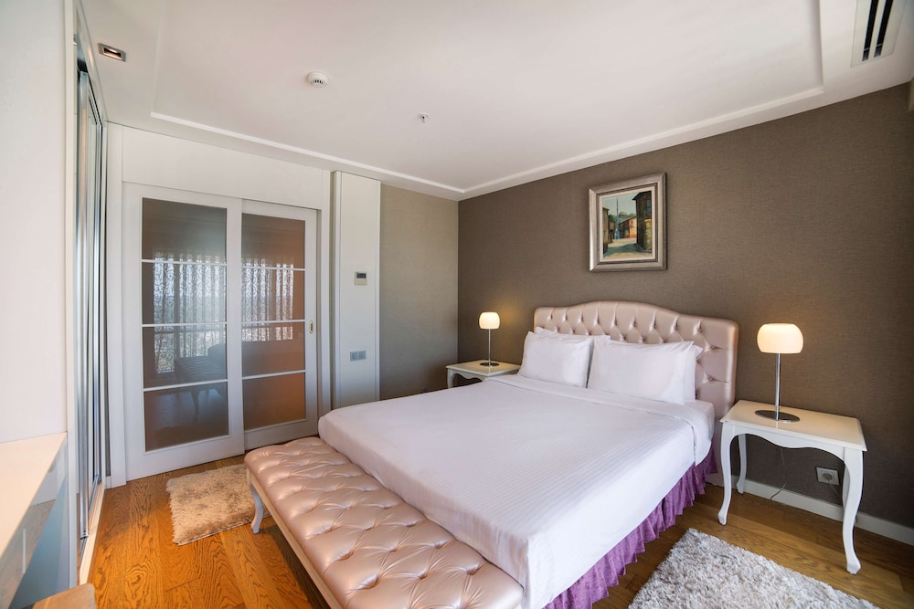 Radisson Residences Avrupa Tem Istanbul 33/66