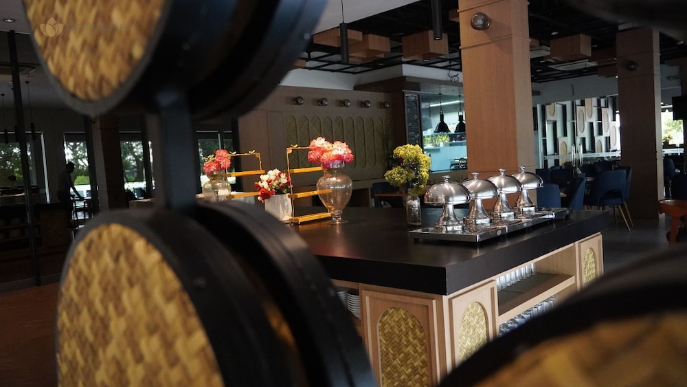 Opi Indah Hotel 47/52
