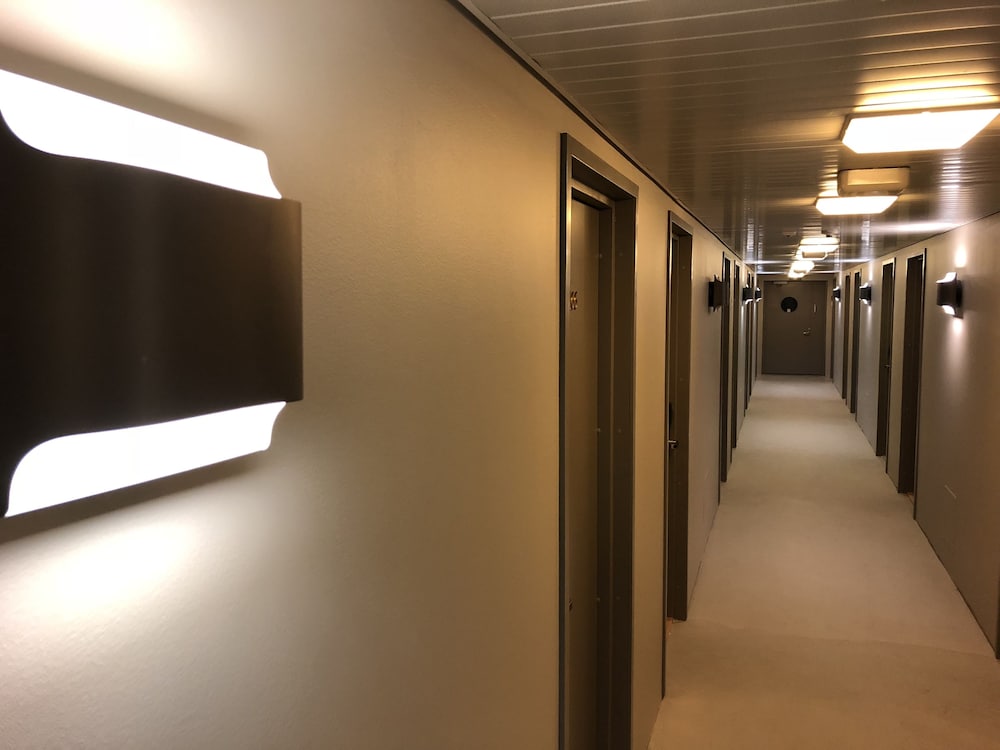 Pilot Airport Hotel 33/66