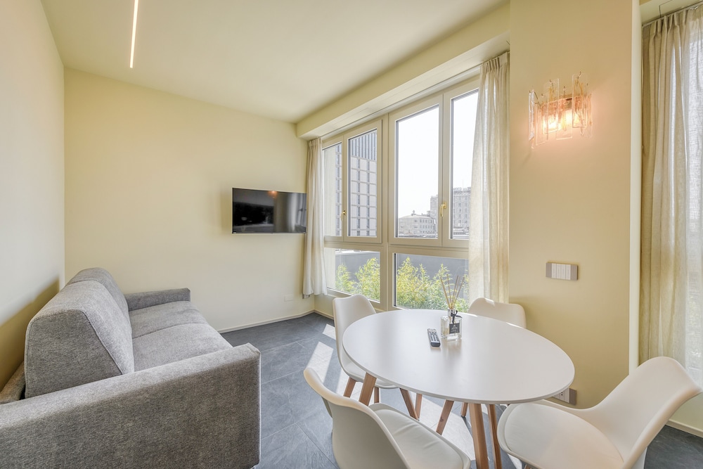 Milan Royal Suites Luxury Apartments 36/50
