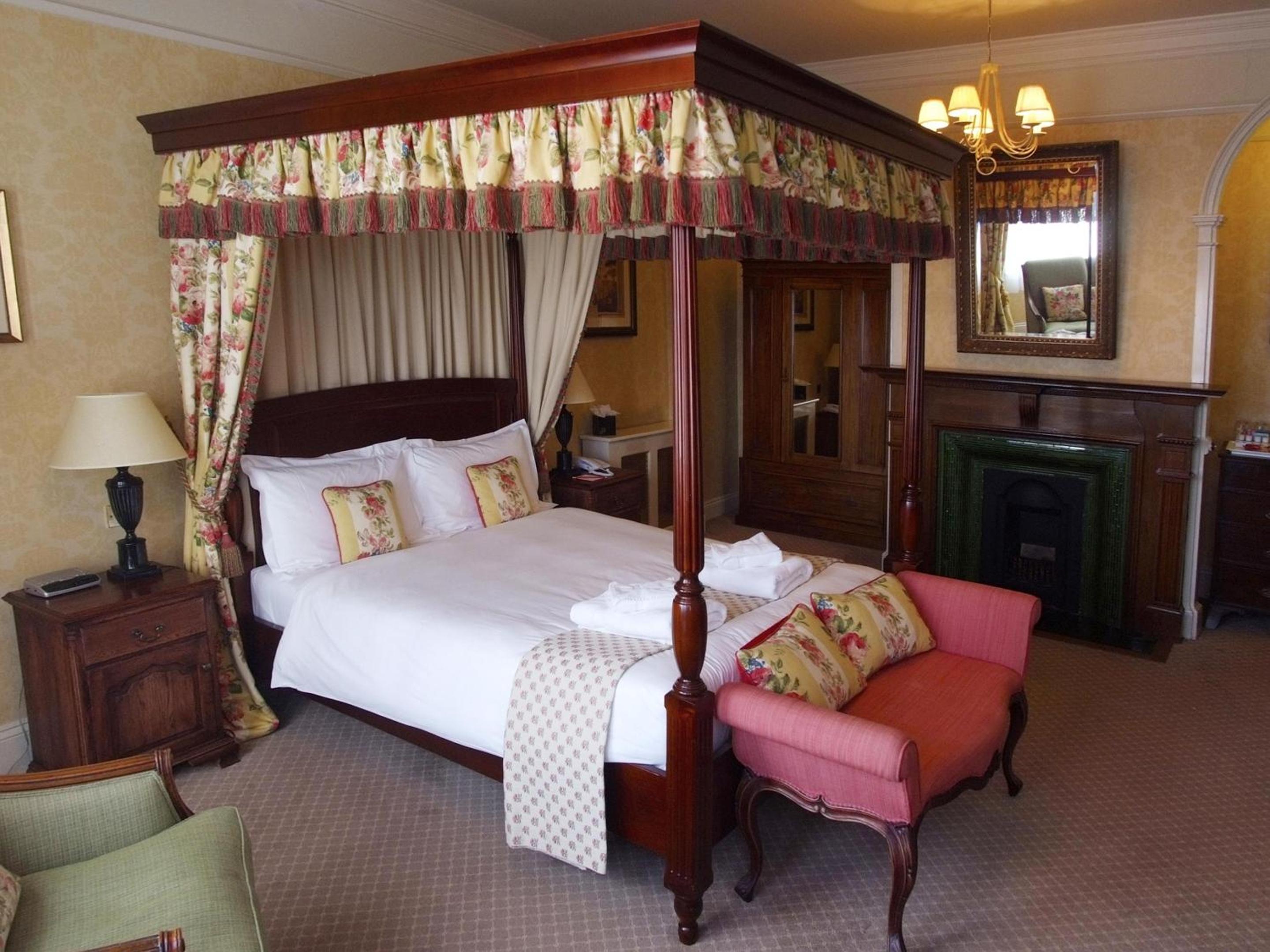 غرفة بسرير مزدوج، The Bear Hotel 4/8