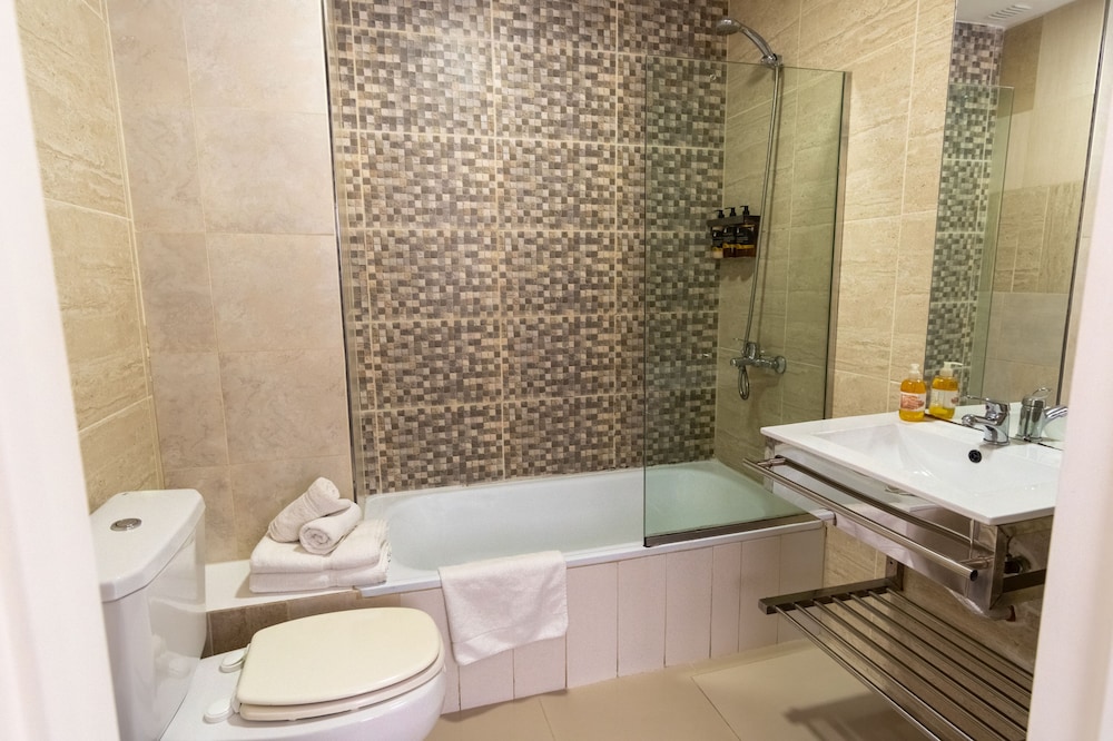 ISI BAIRES APART & SUITES 66/68
