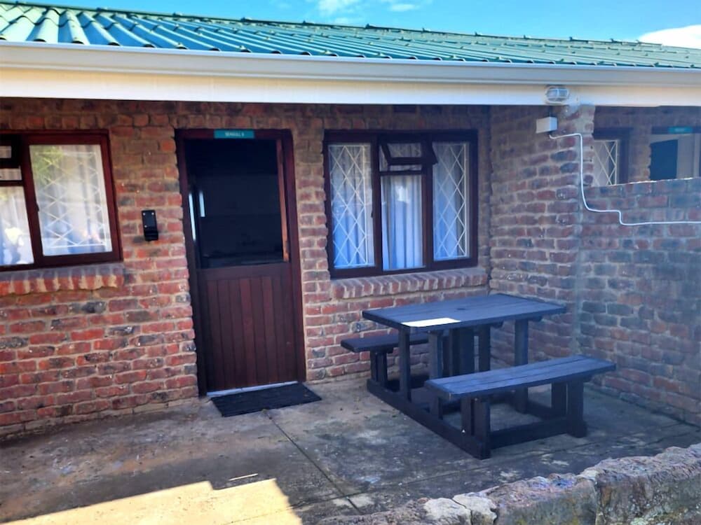Muir Holiday Apartments 24/48