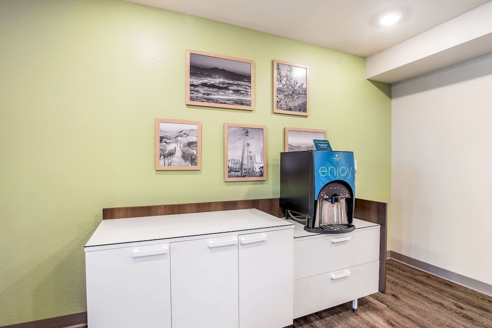 WoodSpring Suites Colton 23/40