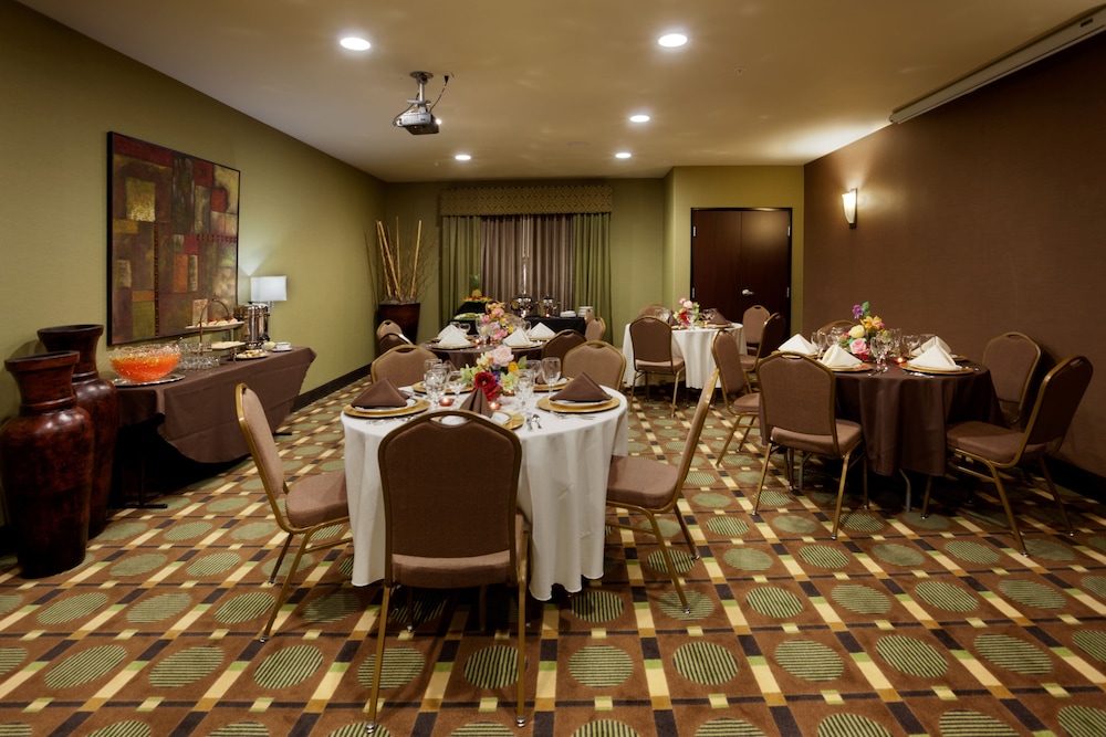 Holiday Inn Express Hotel Suites Marble Falls 55/64