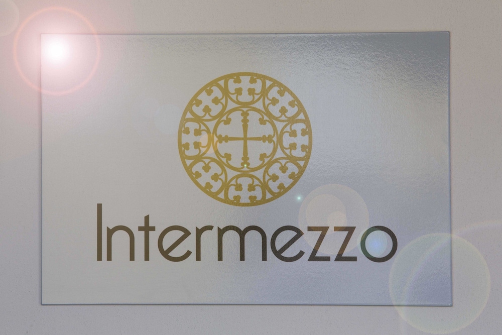 Intermezzo 33/66