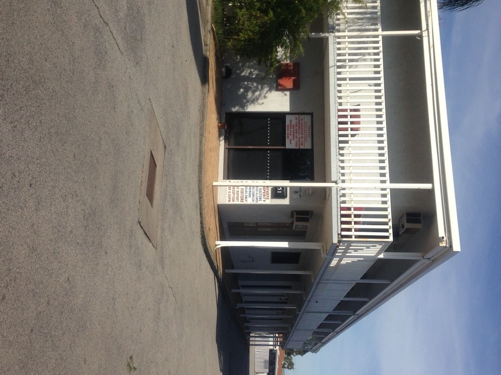 Budget Motel 2/46
