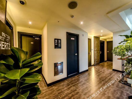Hertz Hotel 36/48