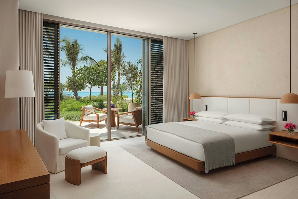 3 Bedrooms, Suite
