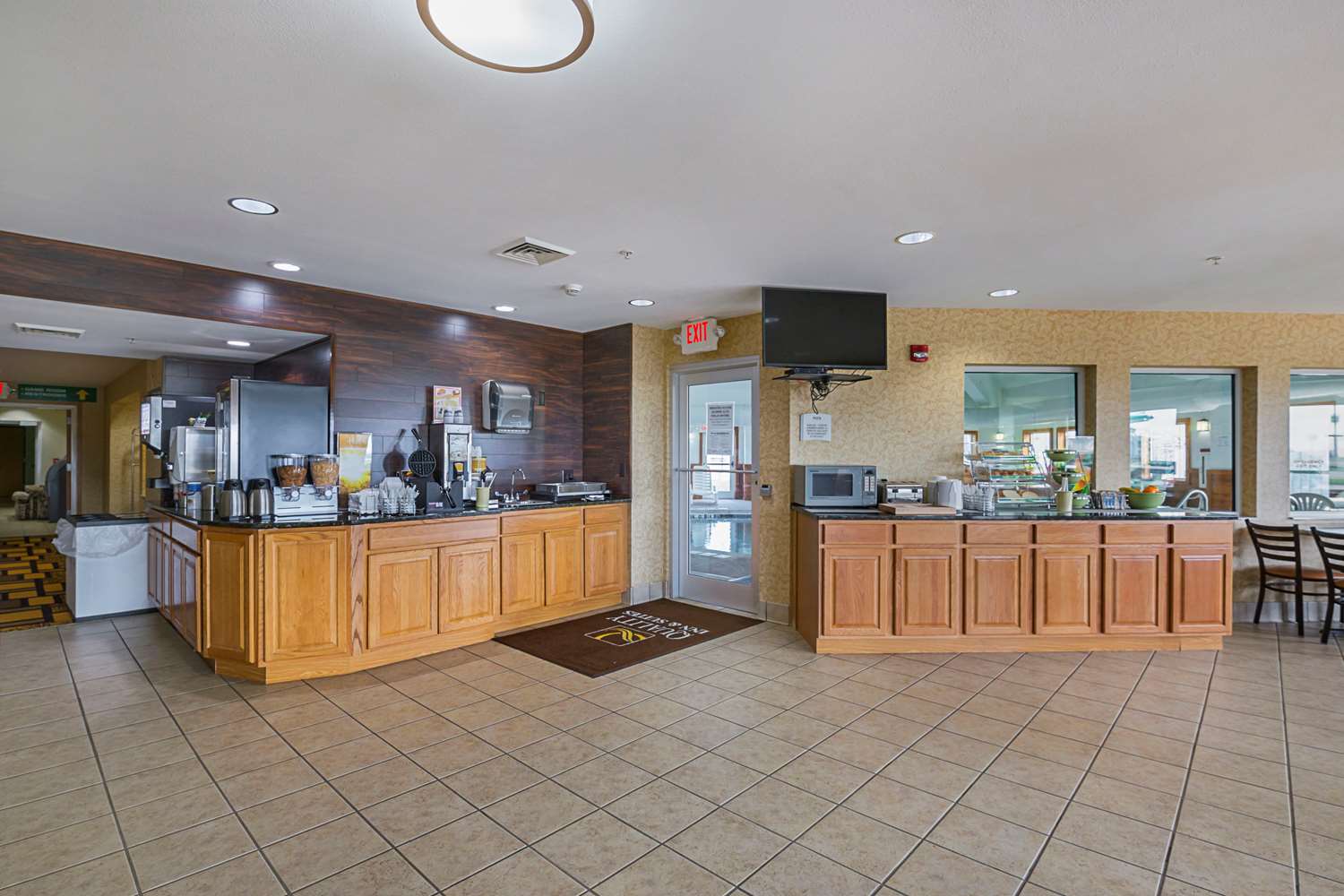 Quality Inn & Suites Belmont - Platteville 8/44