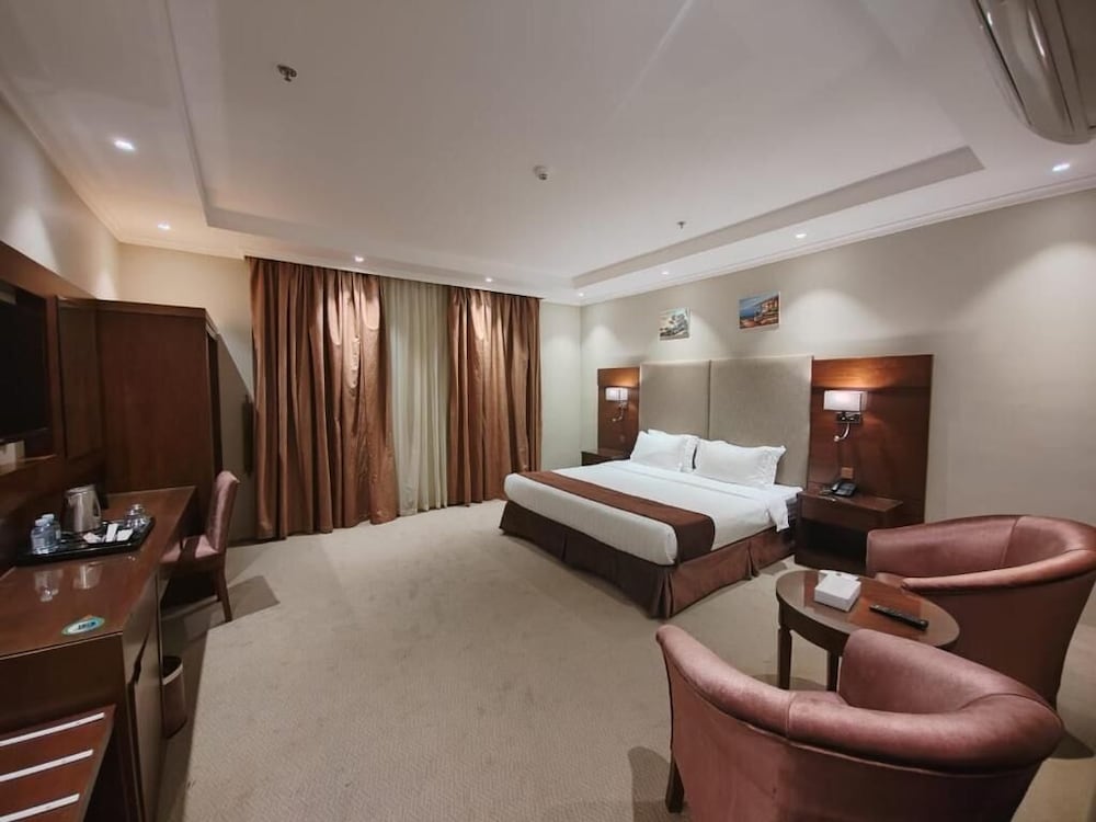 Taj Nakhba Hotel 18/24