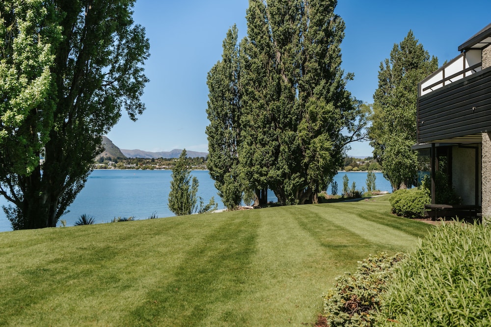 Edgewater Hotel in WANAKA