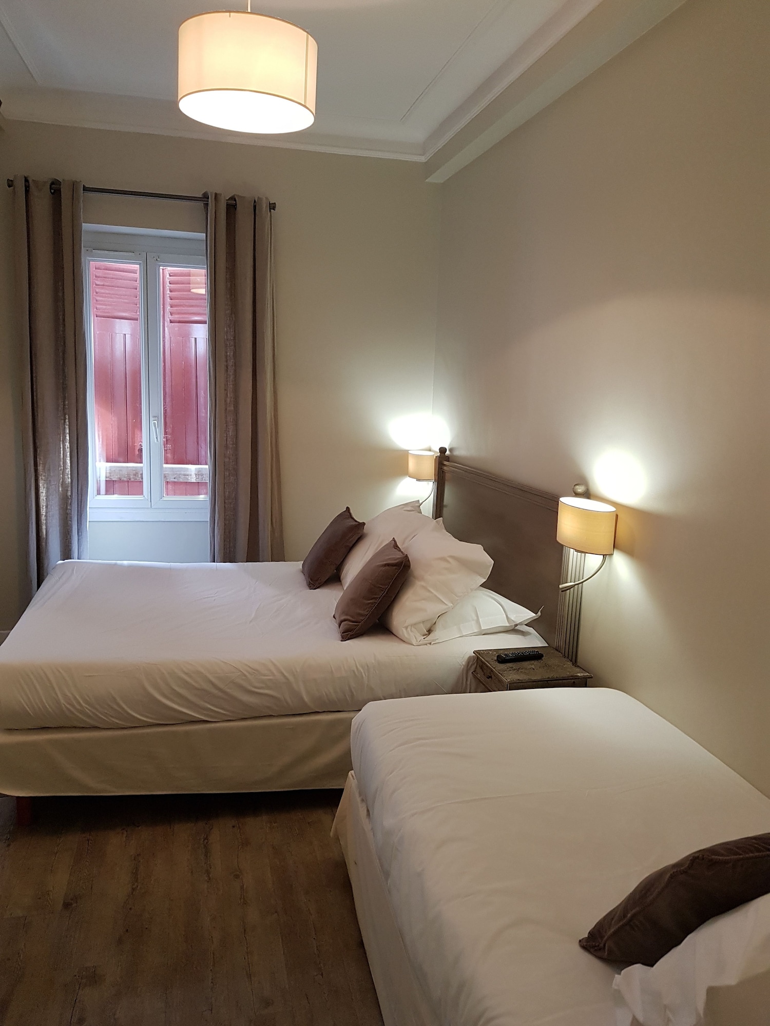Room, Quadruple, Double and Twin Beds