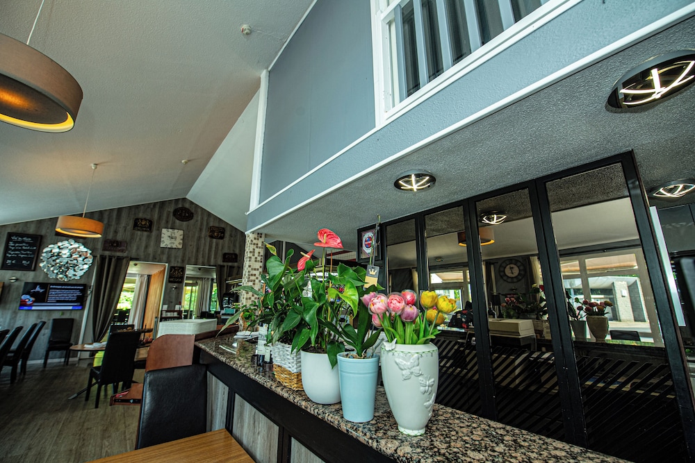 Hotel Le Relais Du Parisis 3/50