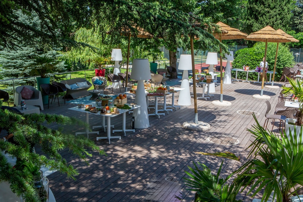 NOVOTEL AVIGNON NORD 41/48