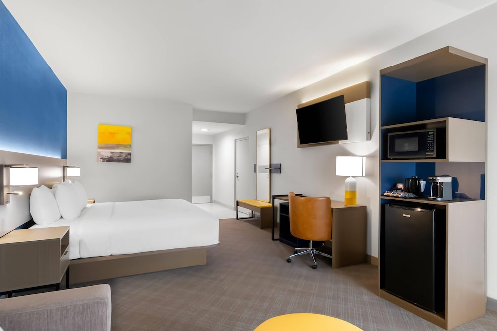 غرفة بسرير كينج لذوي الإعاقة، Comfort Inn & Suites Portland Corpus Christi 2/9