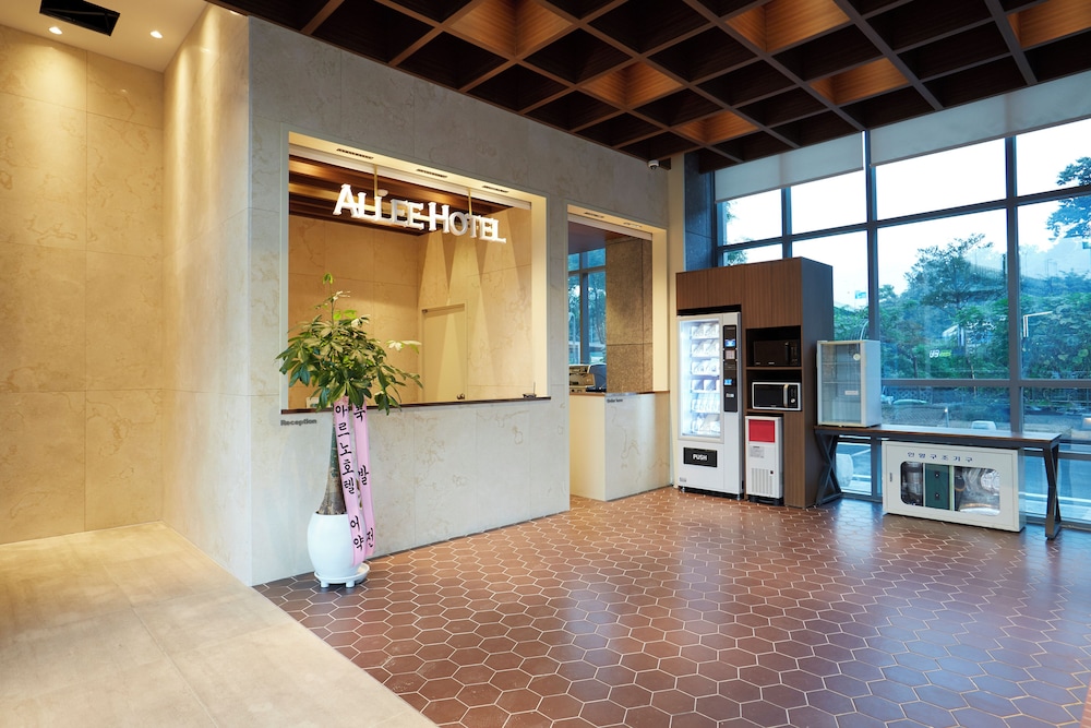 Allee Hotel 7/50