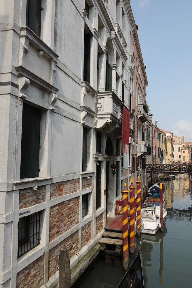 Hotel Palazzo Abadessa 44/50