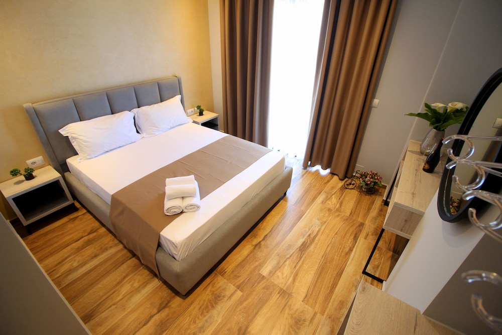 Hotel Citrus 7/37