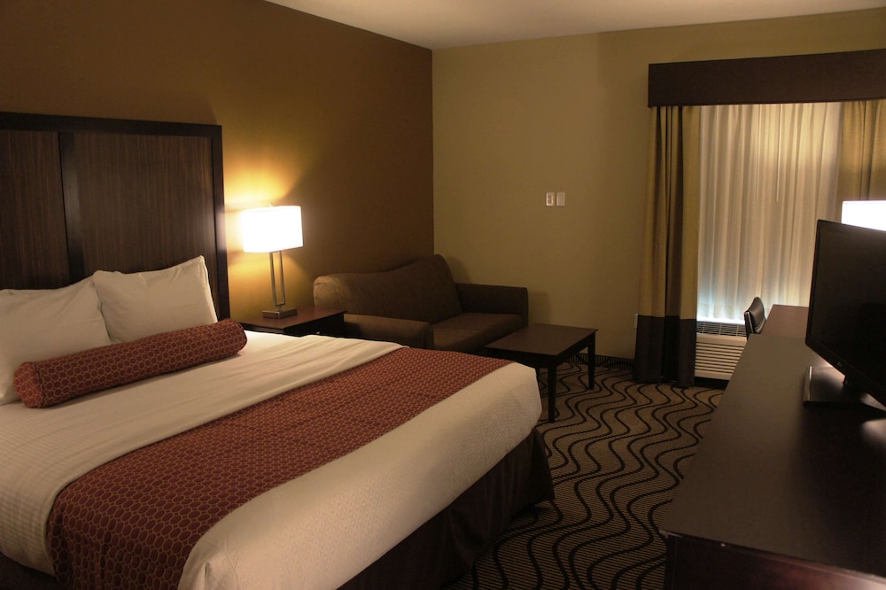 La Quinta Inn & Suites by Wyndham Gonzales LA 14/48