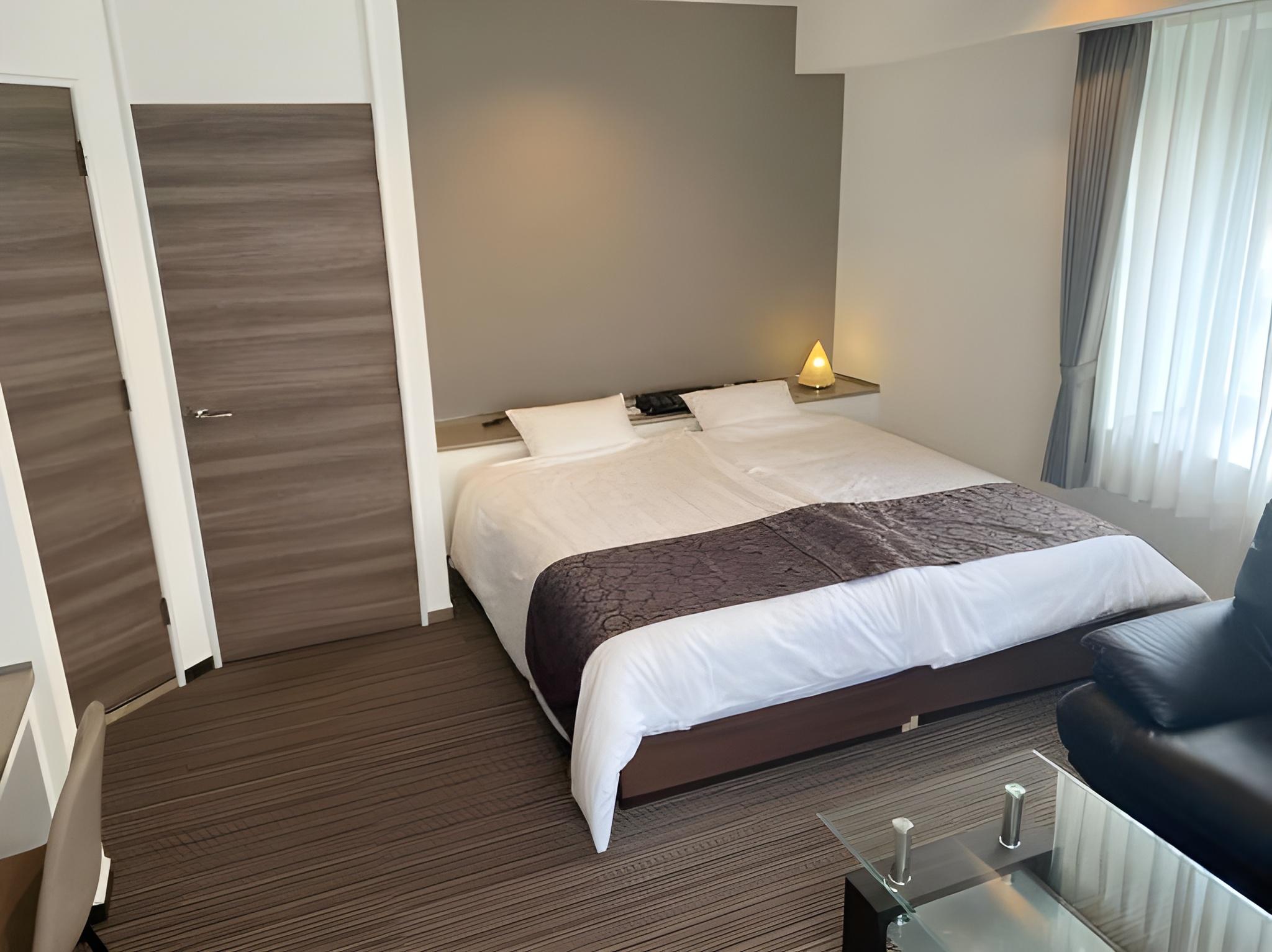 Hollywood, Twin Beds