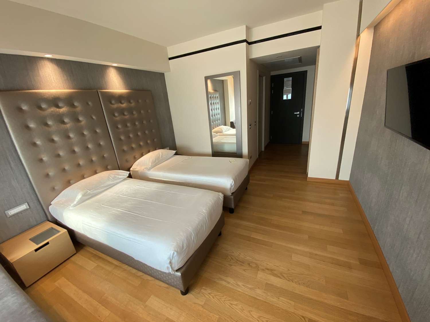 Standard, Twin Beds
