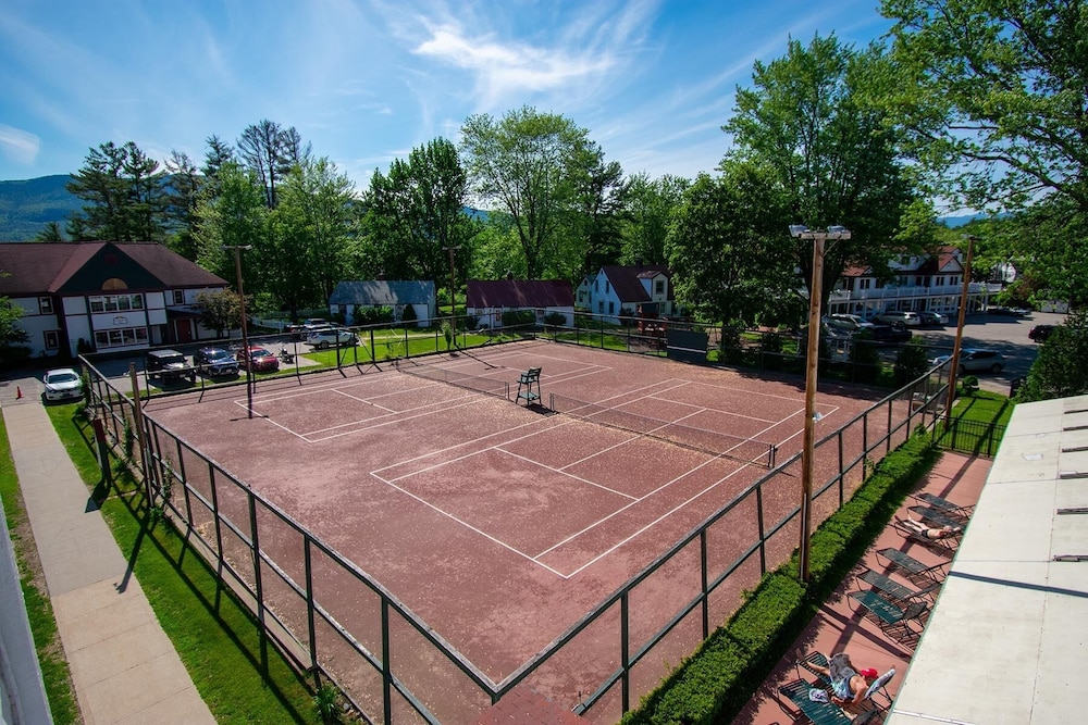 Eastern Slope Inn Resort 18/50