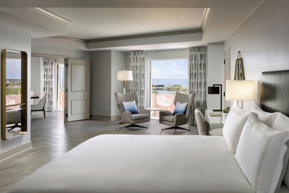 1 Bedroom, Suite, King Bed, Tower View