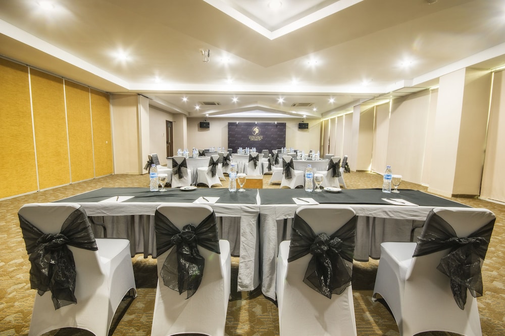 Hotel Gren Alia Jakarta 18/23